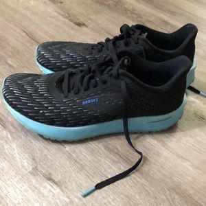 Brooks tempo running shoe